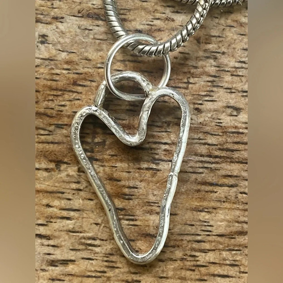 Rustic sterling silver heart necklace - Picture 7 of 10